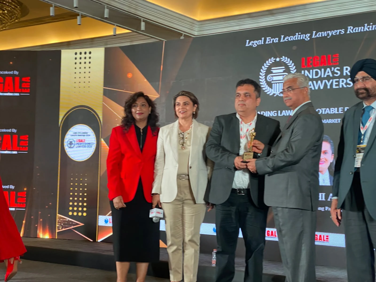 Award presentation at the Legal Era Leading Lawyers Rankings 2026 ceremony